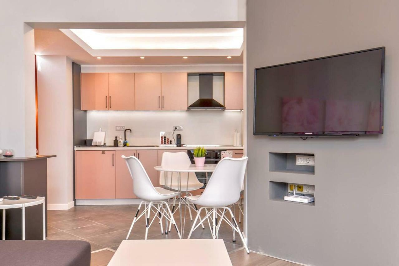 Rose One Bedroom Designer Apartment In City Centre By Flat Mаnager Sofia Exteriör bild
