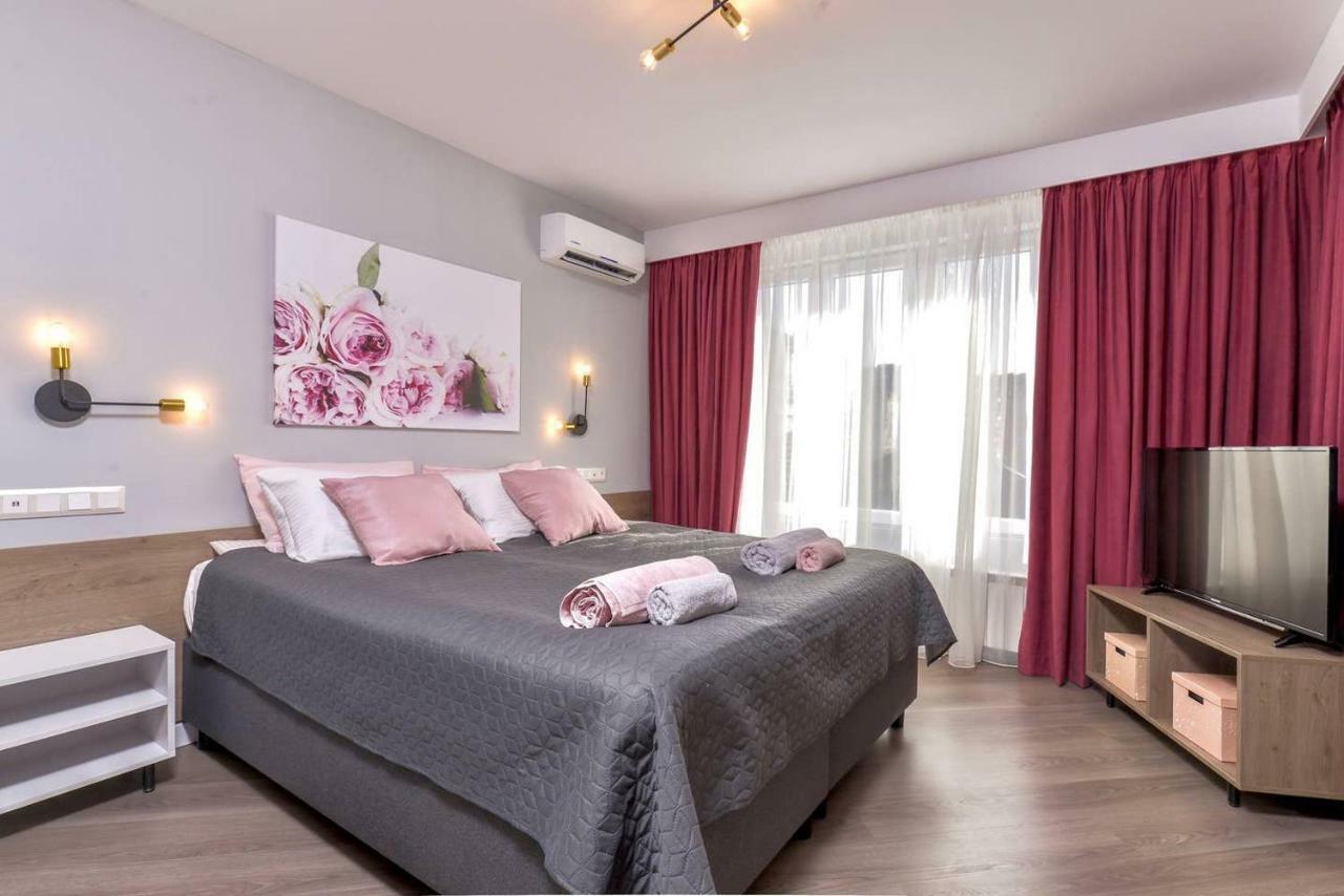 Rose One Bedroom Designer Apartment In City Centre By Flat Mаnager Sofia Exteriör bild
