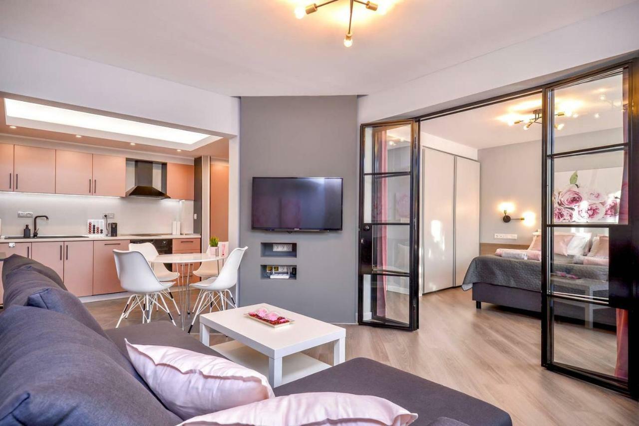 Rose One Bedroom Designer Apartment In City Centre By Flat Mаnager Sofia Exteriör bild