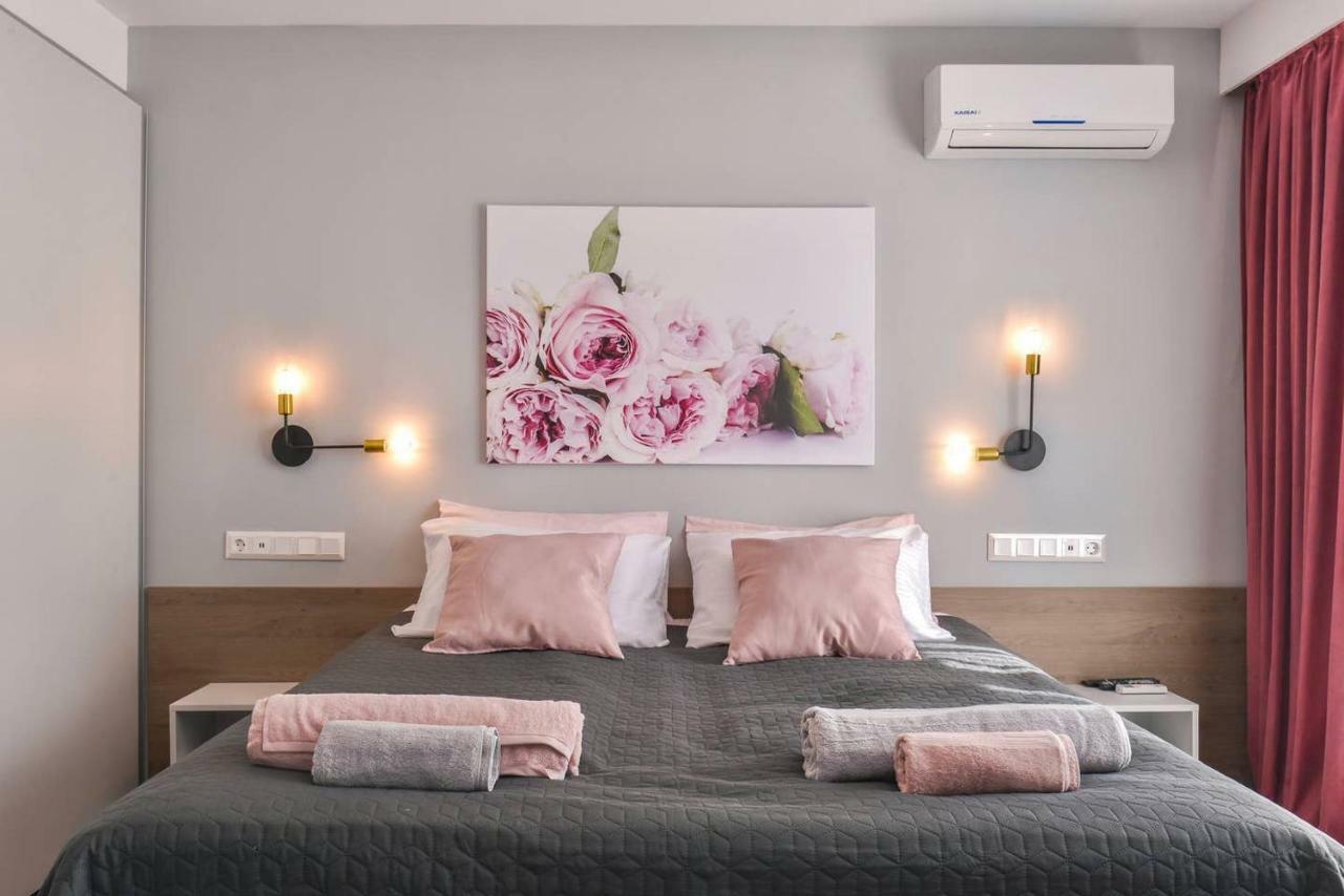 Rose One Bedroom Designer Apartment In City Centre By Flat Mаnager Sofia Exteriör bild