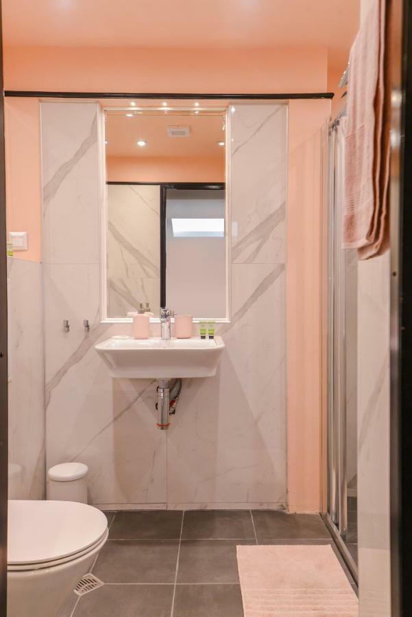 Rose One Bedroom Designer Apartment In City Centre By Flat Mаnager Sofia Exteriör bild